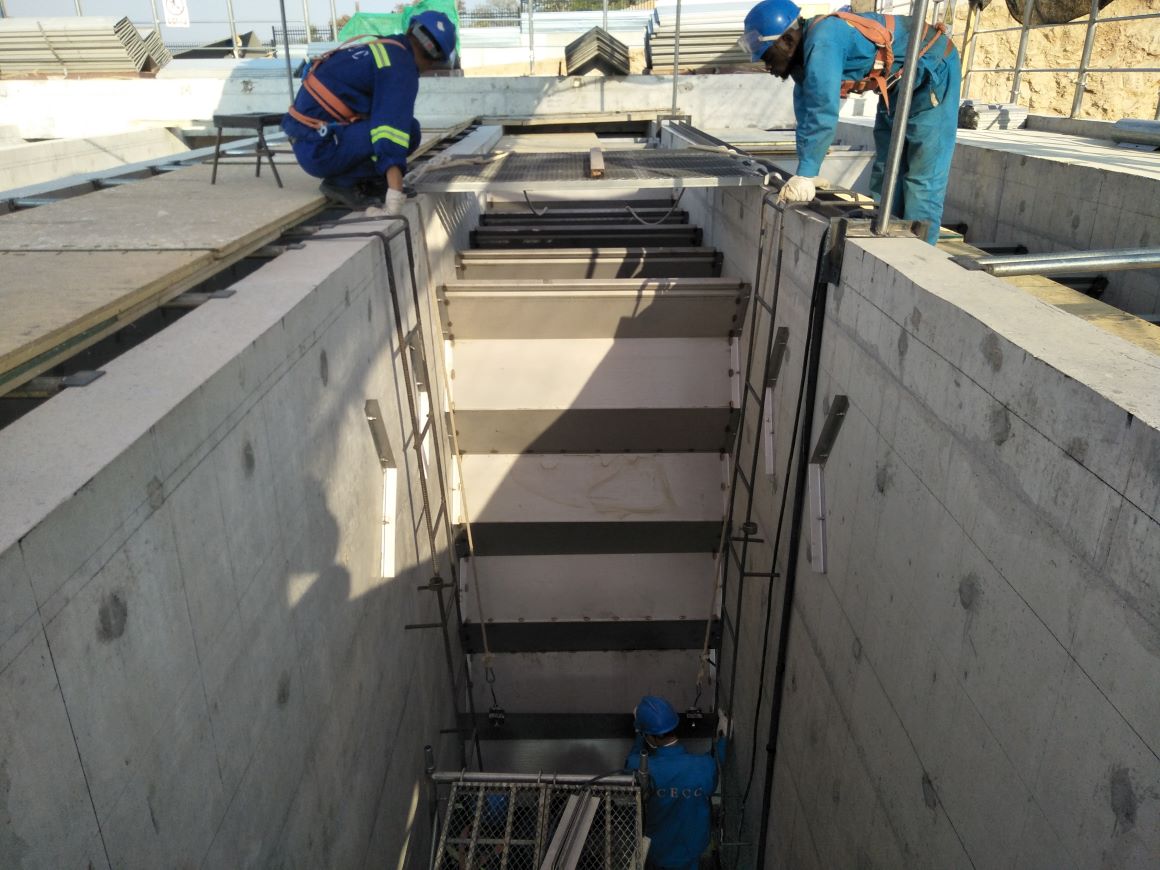 1571124999885849.jpg 沉淀池折板安裝.jpg