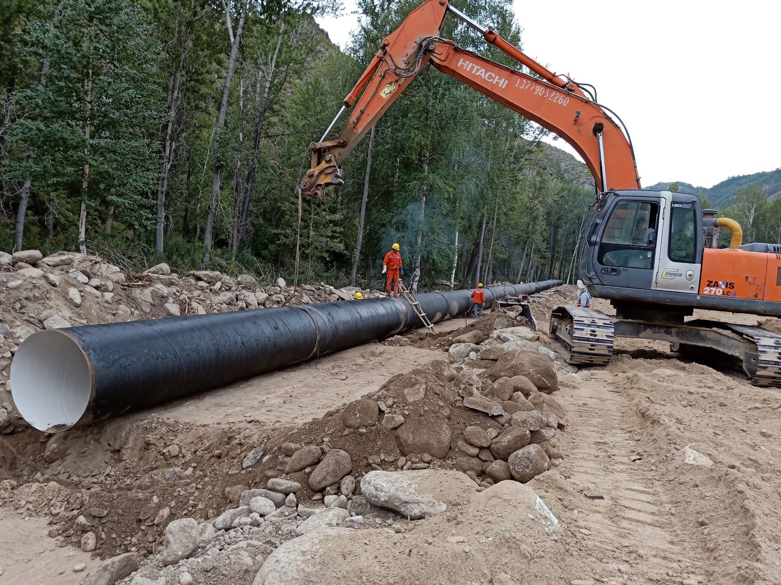 阿勒泰四水廠進水管安裝.jpg