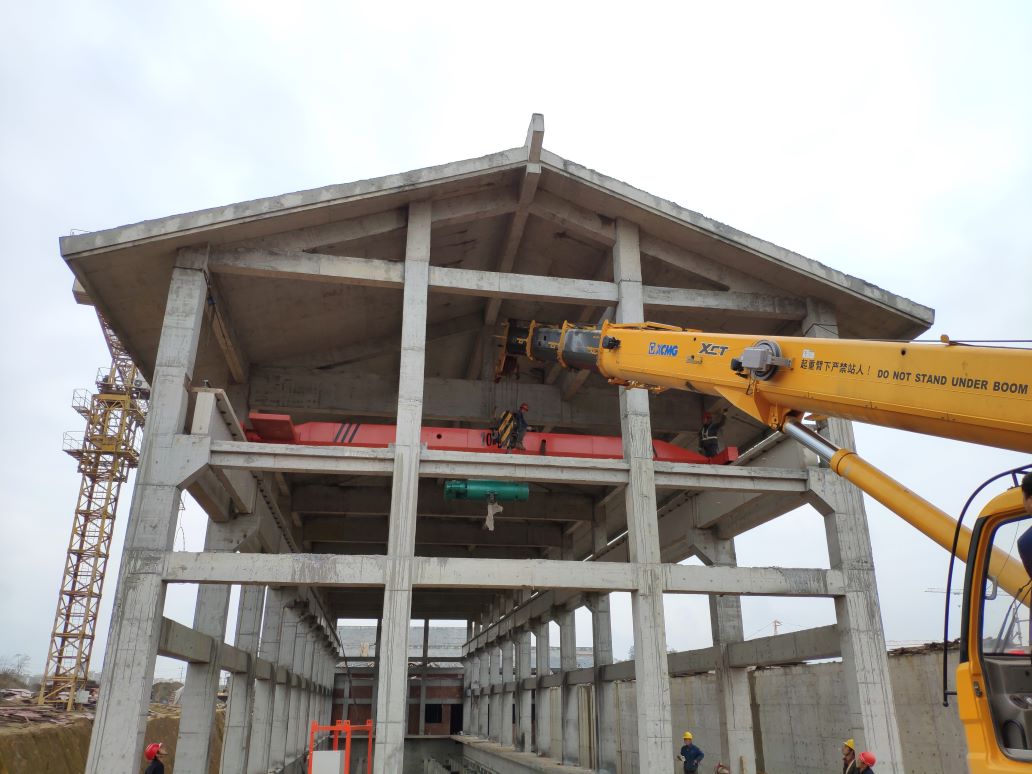 起重機工作梁吊裝.jpg